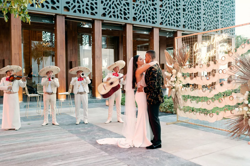 A beach destination wedding in Nizuc Resort and Spa